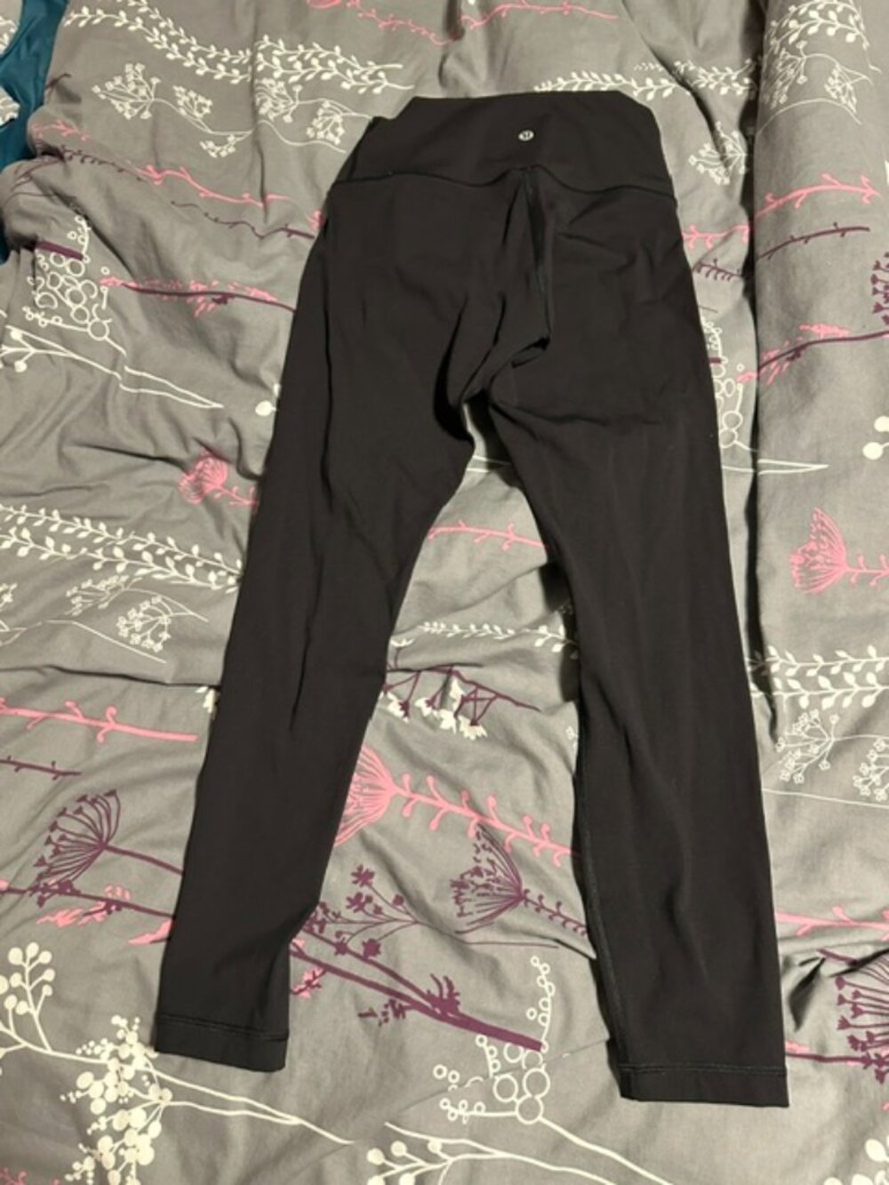 Lululemon size 4 ribbed align leggings